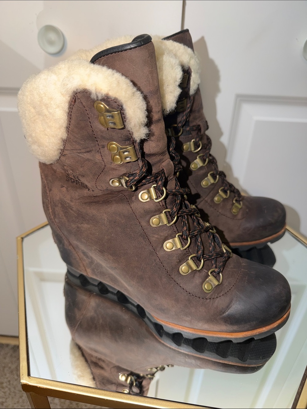 Sorel Brown Shearling-Trim Wedge Lace-Up Boots sz 10
